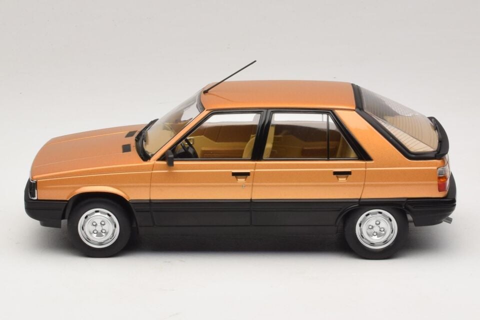 MCG 1/18 - RENAULT 11 GTL - 1985