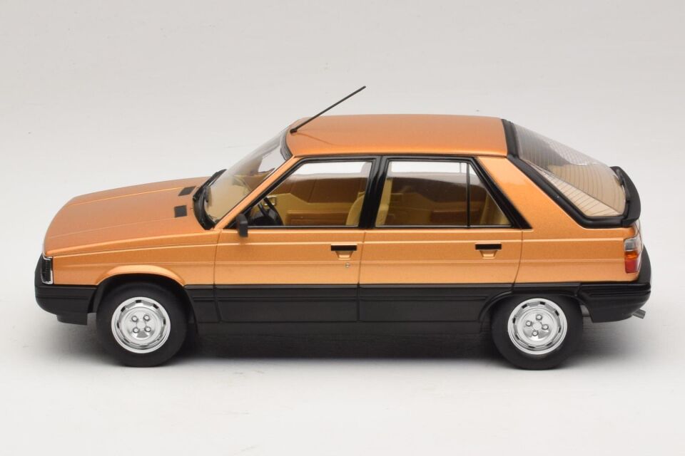 MCG 1/18 - RENAULT 11 GTL - 1985