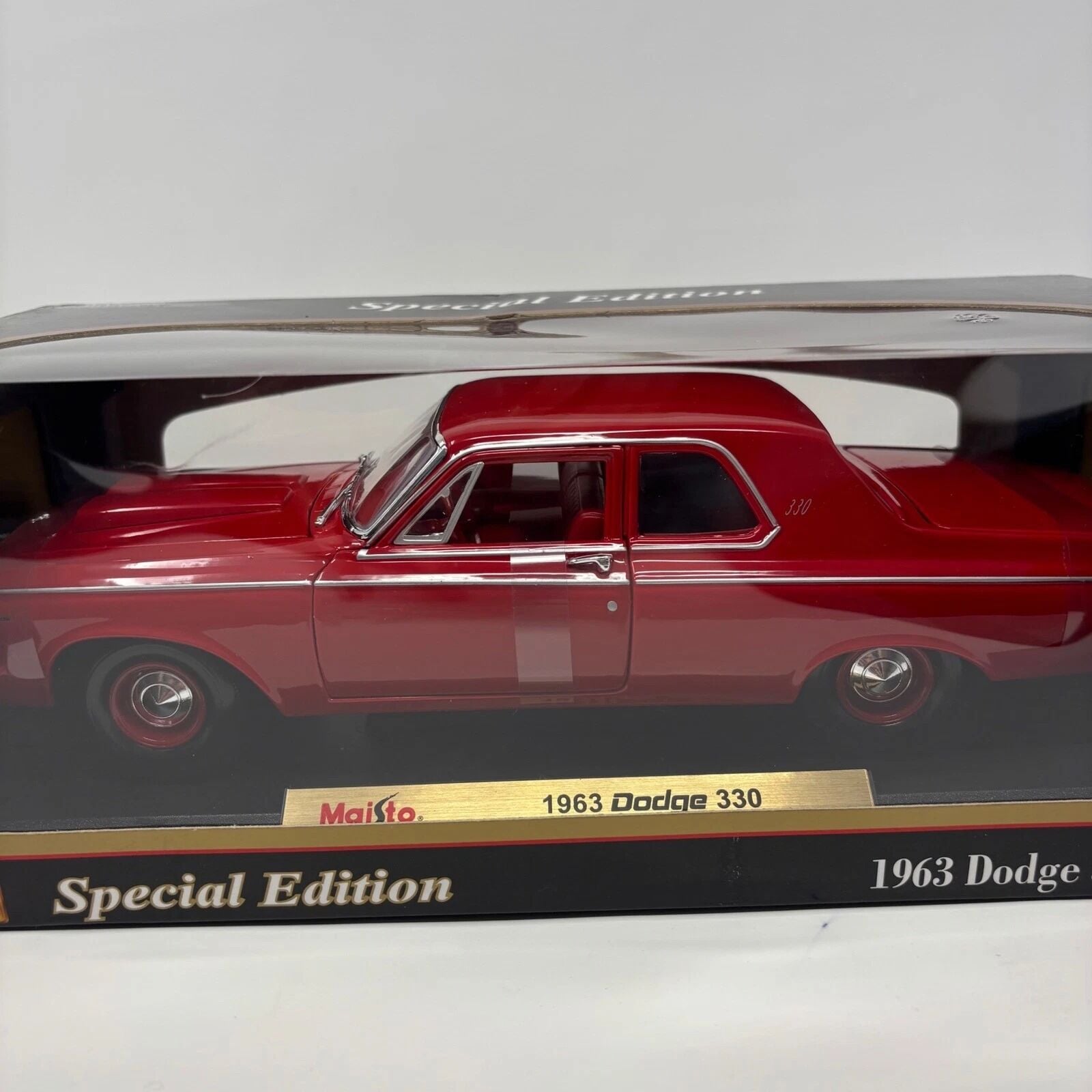 Maisto 1/18 Special Edition 1963Dodge 330