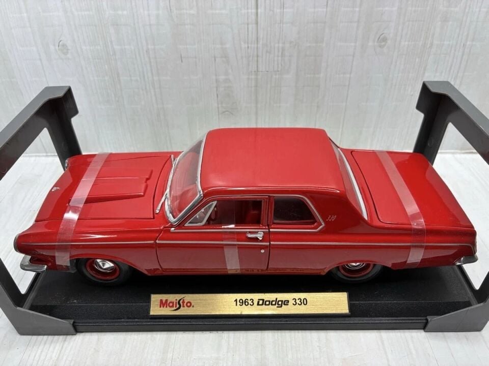 Maisto 1/18 Special Edition 1963Dodge 330