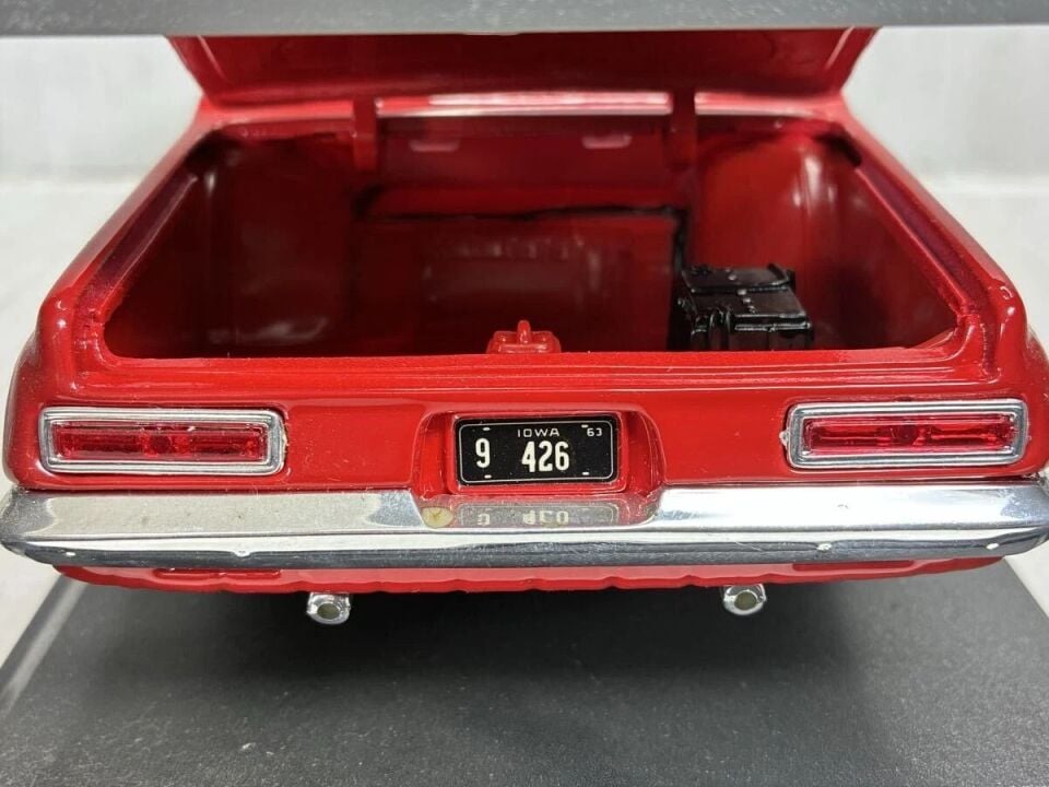 Maisto 1/18 Special Edition 1963Dodge 330