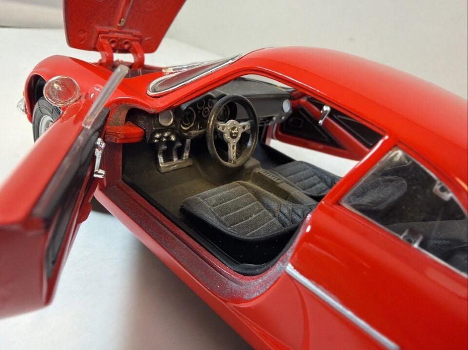 Maisto Special Edition Red 1971 Alpine Renault 1600S - 1:18