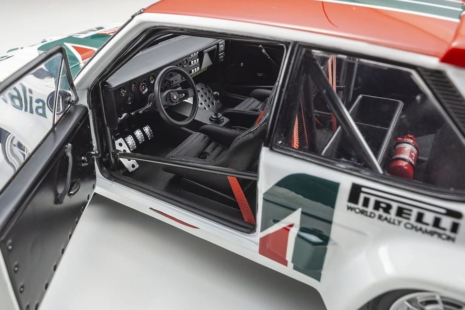 KYOSHO FIAT 131 ABARTH 1000 LAKES #3 1978 1:18 (08376E)