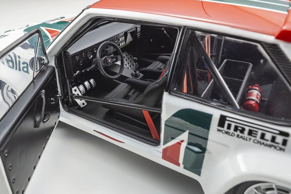 KYOSHO FIAT 131 ABARTH 1000 LAKES #3 1978 1:18 (08376E)