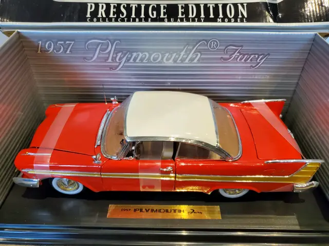 ANSON 1:18 PLYMOUTH 1957