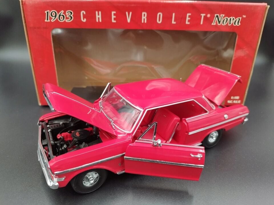 Sun Star Chevrolet Nova ''1963'' (Bright Red) 1:18