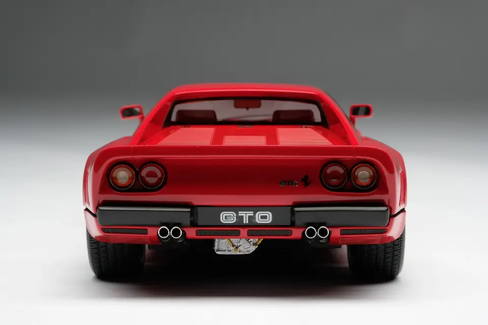 1:18 Amalgam M5900 Ferrari 288 GTO 1984 Red 1:18