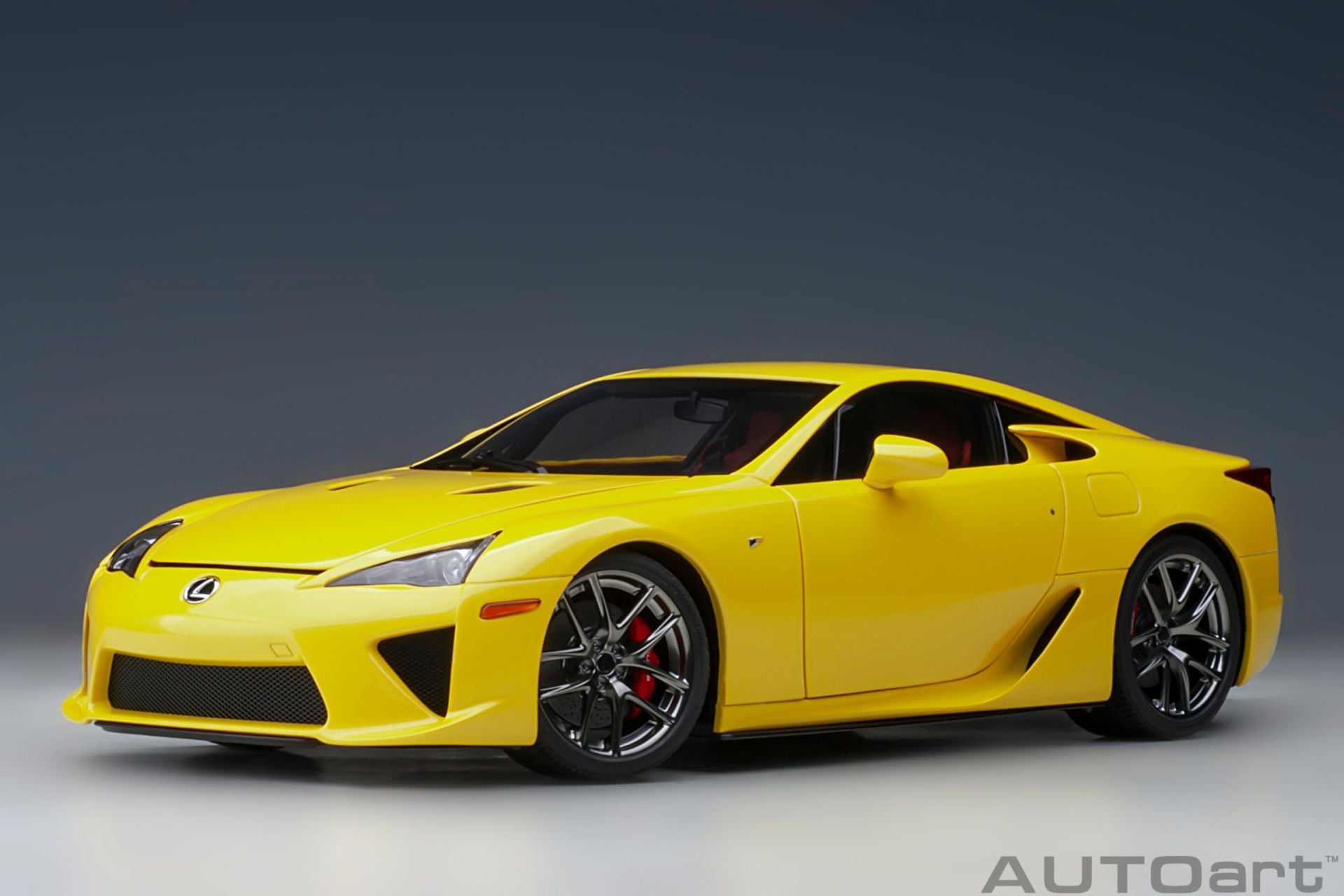 AUTOART LEXUS LFA (PEARL YELLOW) 78854 1:18