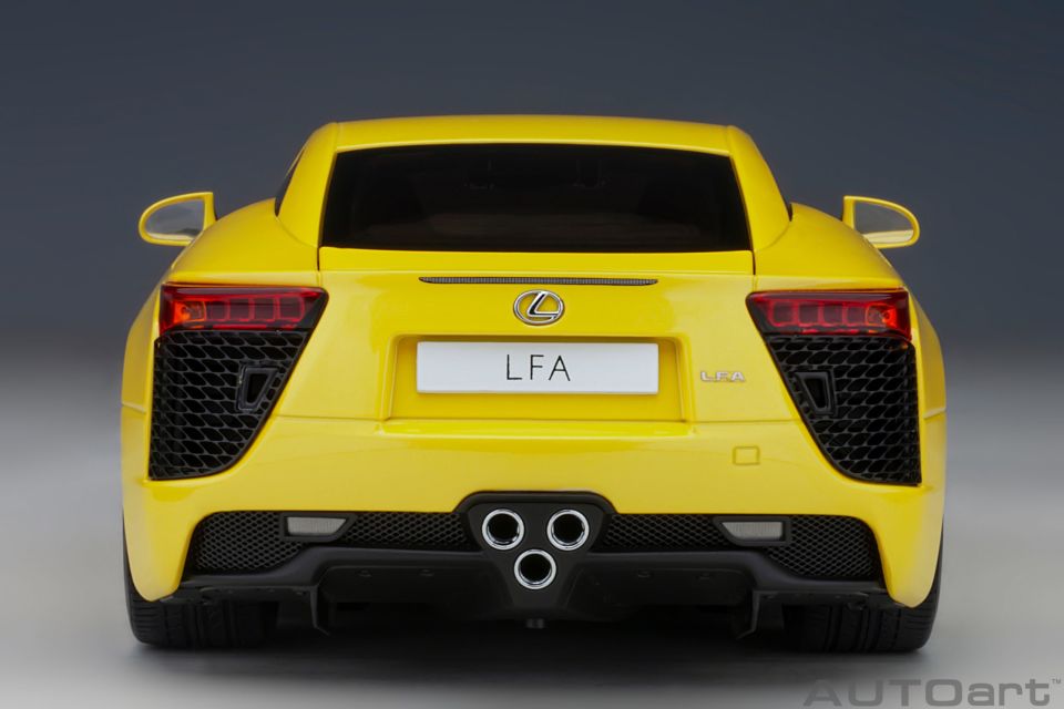 AUTOART LEXUS LFA (PEARL YELLOW) 78854 1:18