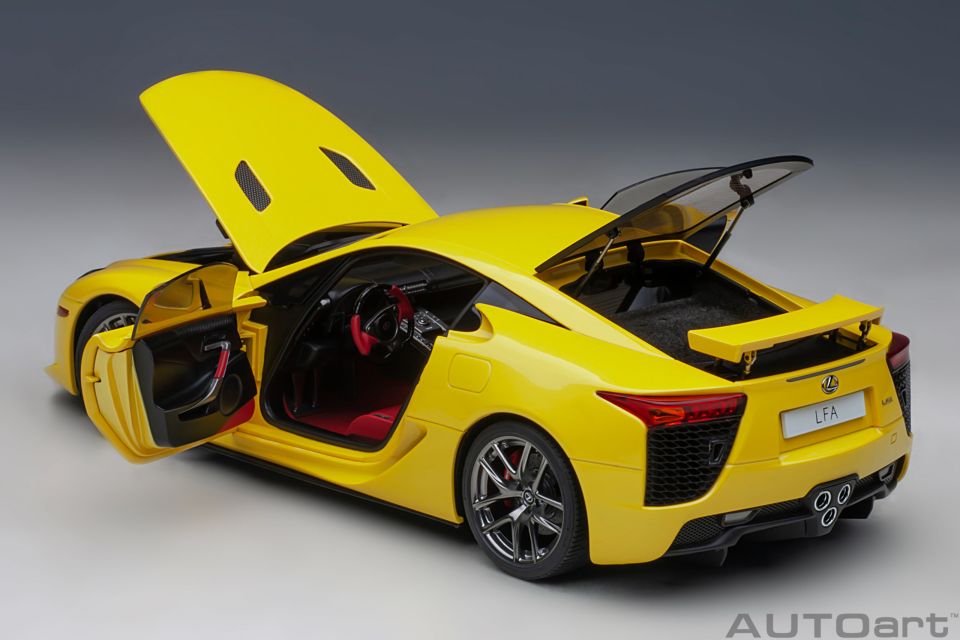 AUTOART LEXUS LFA (PEARL YELLOW) 78854 1:18