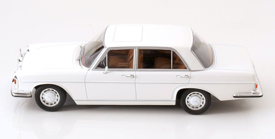!! İNDİRİM !! KK SCALE MERCEDEZ BENZ 300 SEL 6.3 W109 1967 1:18 (181212)