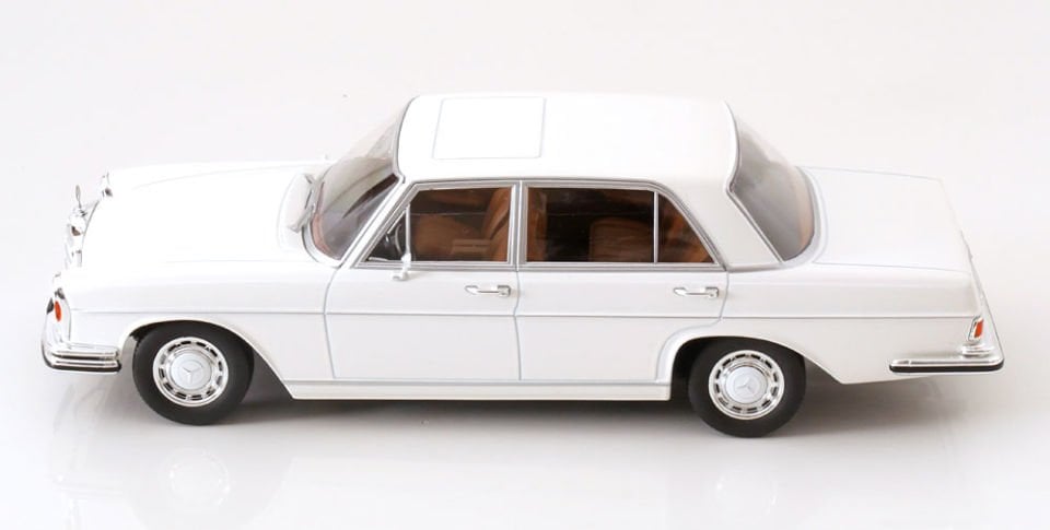 KK SCALE MERCEDEZ BENZ 300 SEL 6.3 W109 1967 1:18 (181212)