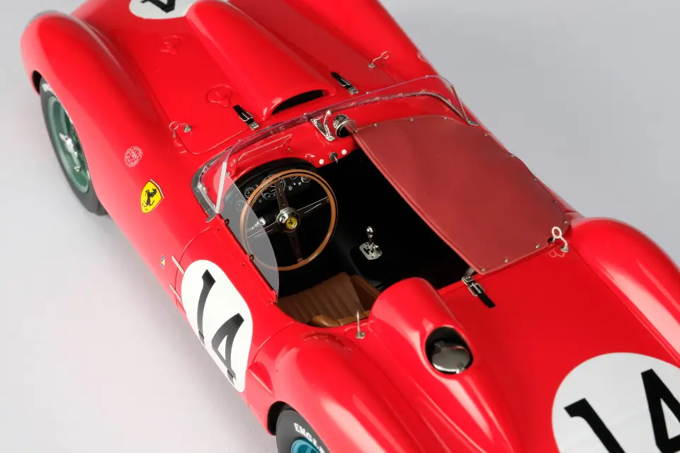 1:18 M5908 Ferrari 250 TR Winner 12 Hours of Sebring 1958 #14 Driven by Phil