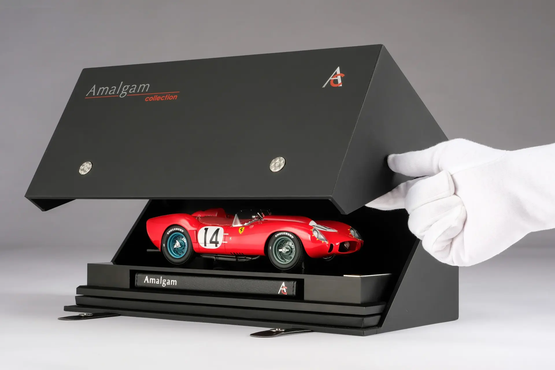 1:18 M5908 Ferrari 250 TR Winner 12 Hours of Sebring 1958 #14 Driven by Phil
