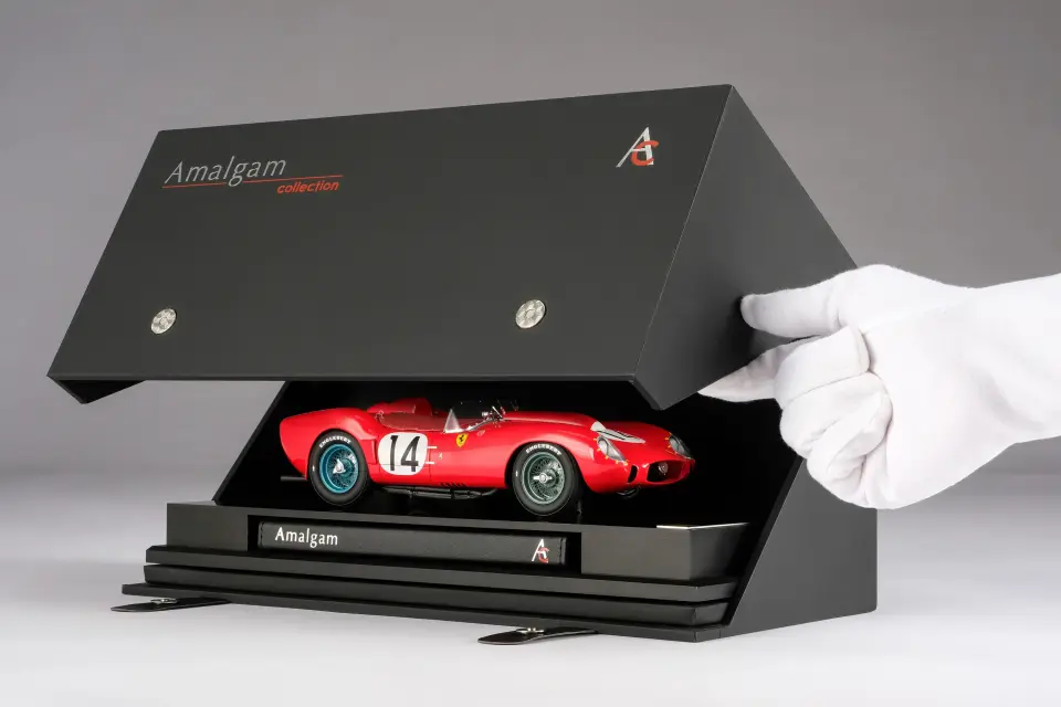 1:18 M5908 Ferrari 250 TR Winner 12 Hours of Sebring 1958 #14 Driven by Phil
