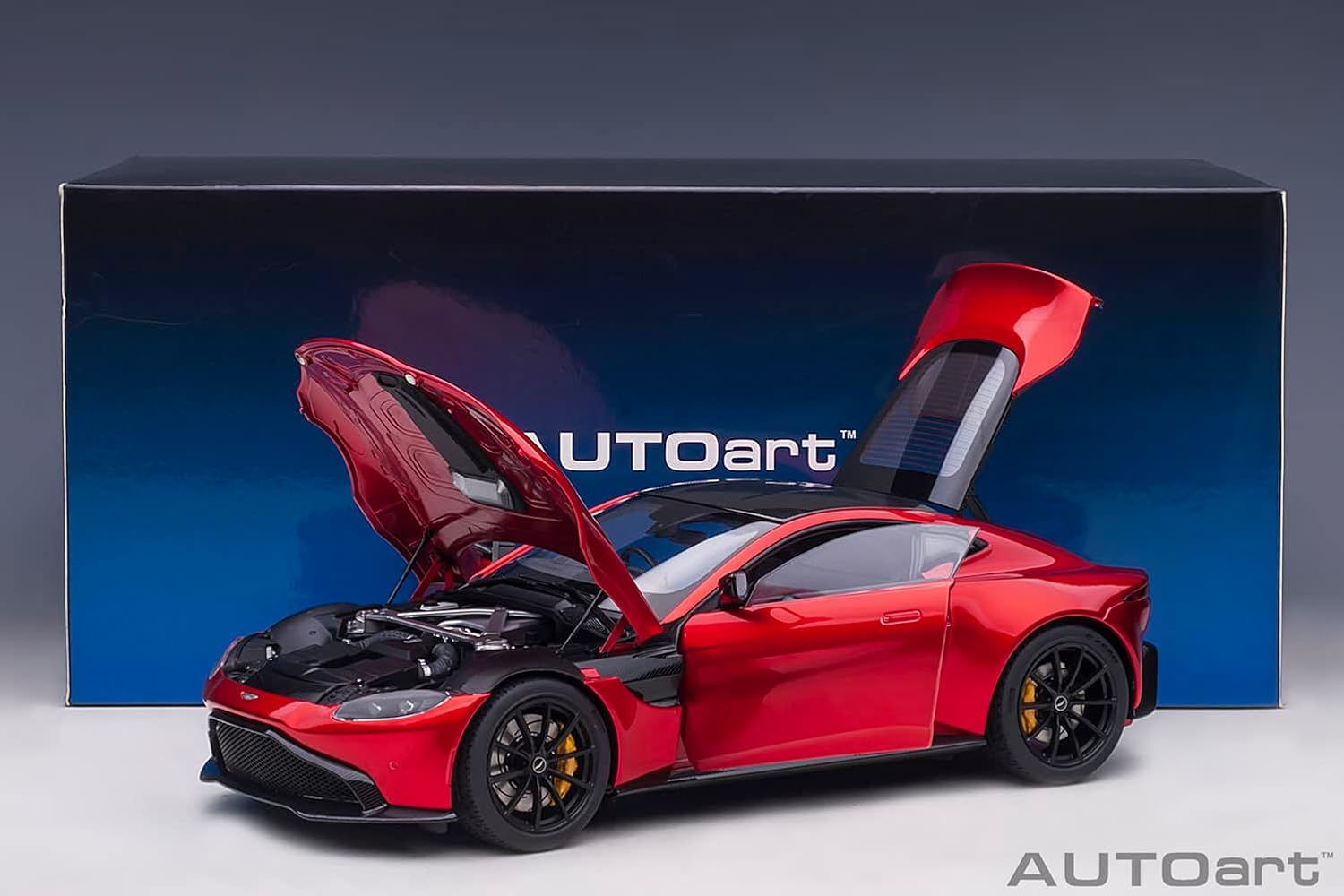 AUTOART ASTON MARTIN VANTAGE 2019 (70277) 1:18