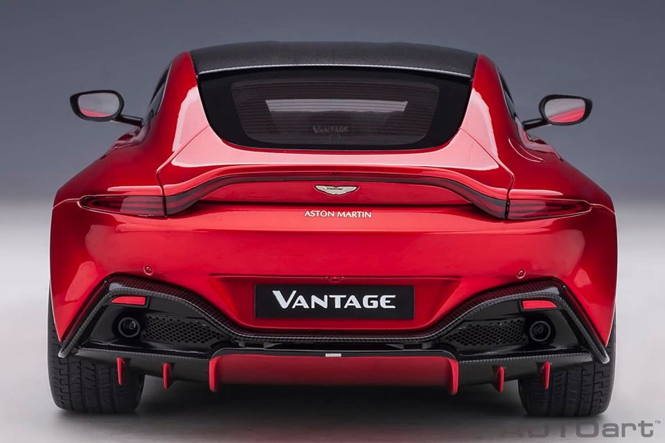 AUTOART ASTON MARTIN VANTAGE 2019 (70277) 1:18
