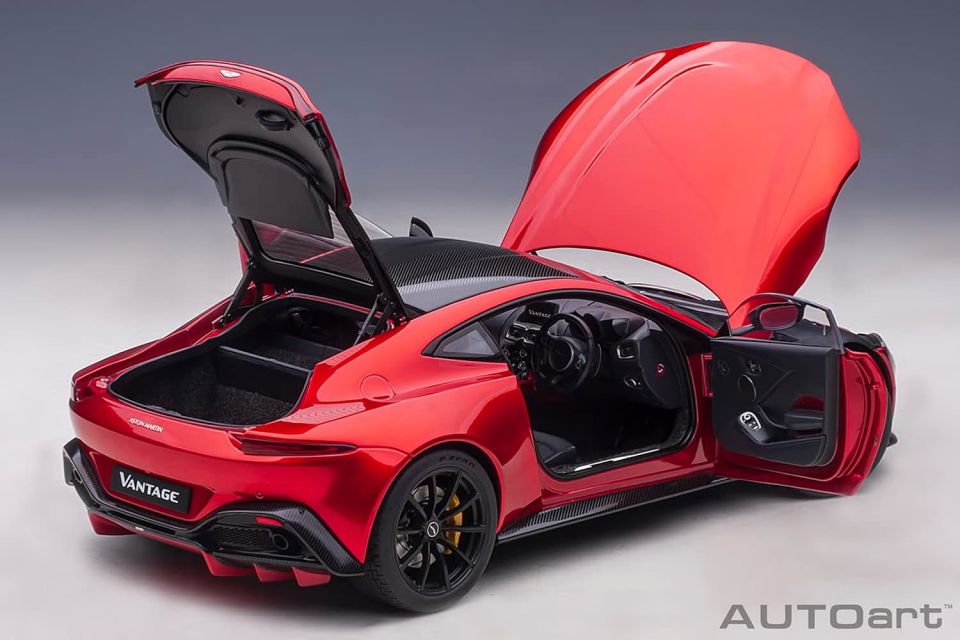 AUTOART ASTON MARTIN VANTAGE 2019 (70277) 1:18