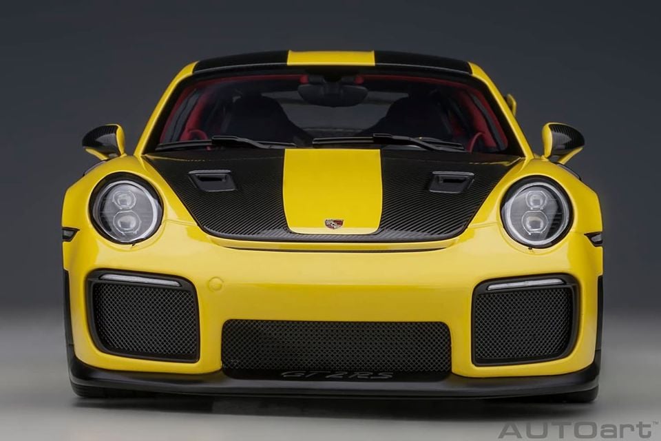 AUTOART PORSCHE 911(911.2) GT2 RS WEISSACH PACKAGE (78172) 1:18