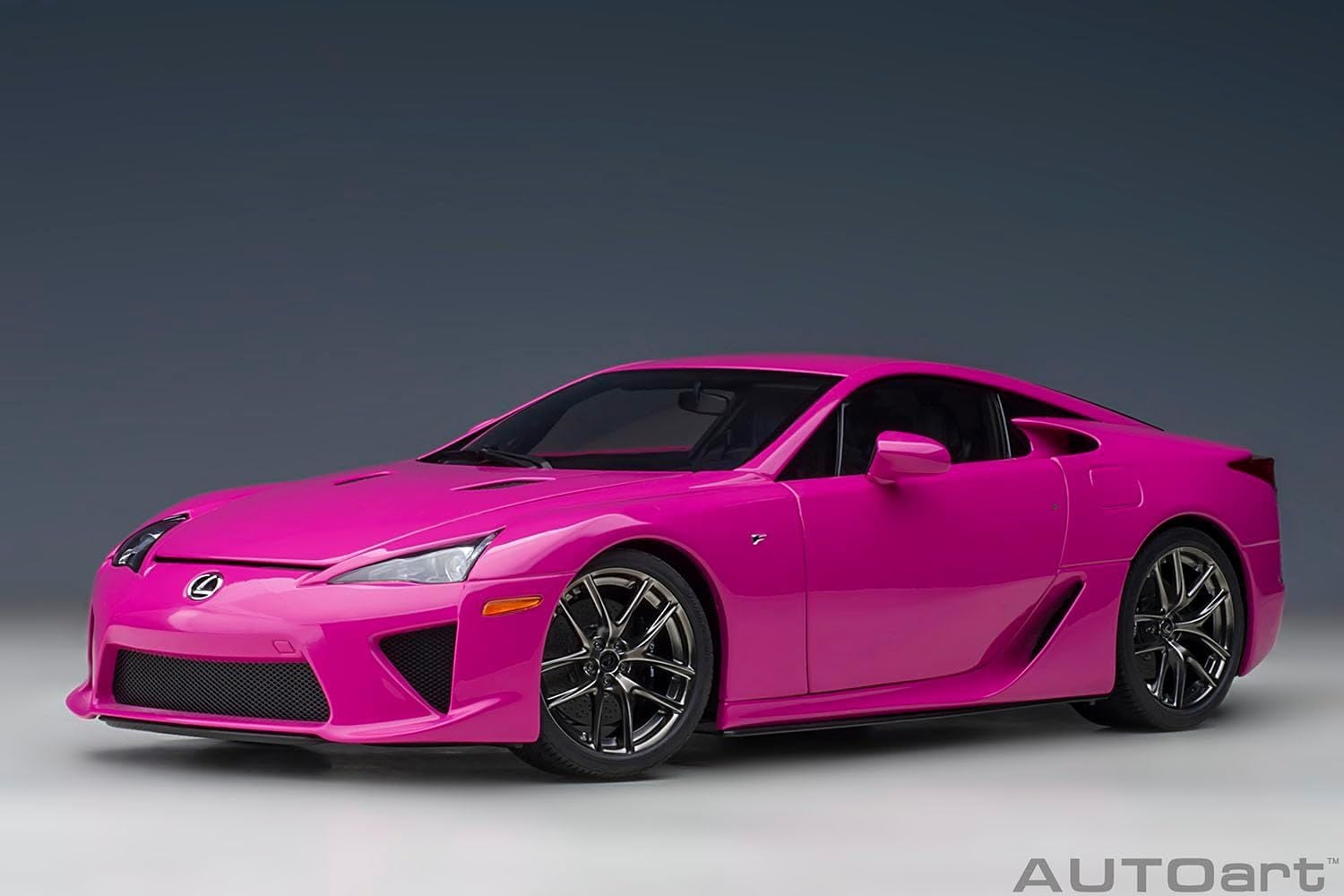 AUTOART LEXUS LFA (PASSIONATE PINK 1:18