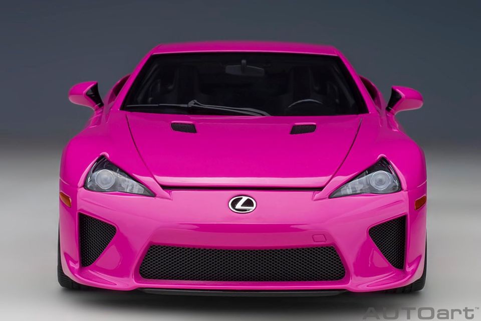 AUTOART LEXUS LFA (PASSIONATE PINK 1:18