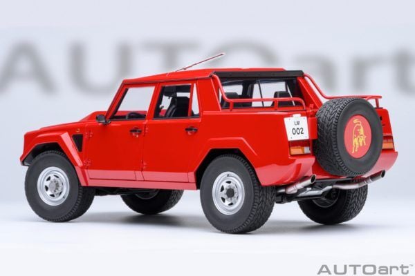 1:18 AUTOART Lamborghini LM002 (Rosso Siviglia)