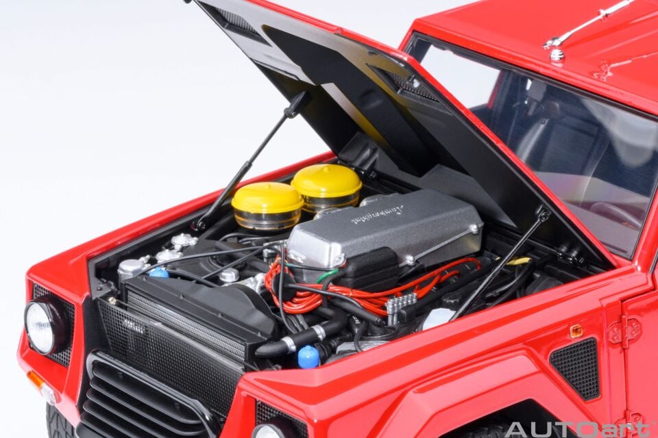 1:18 AUTOART Lamborghini LM002 (Rosso Siviglia)