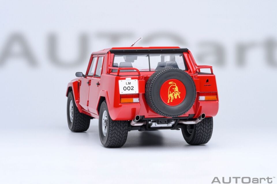 1:18 AUTOART Lamborghini LM002 (Rosso Siviglia)