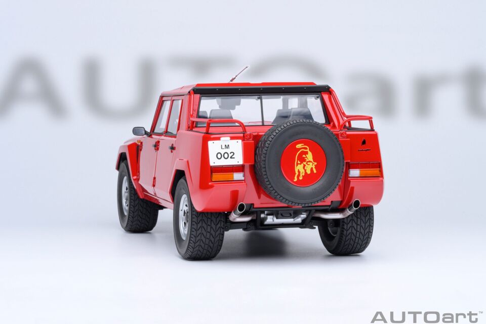 1:18 AUTOART Lamborghini LM002 (Rosso Siviglia)
