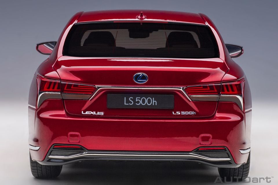 AUTOART 1:18 2018 Lexus LS 500h (Morello Red Metallic)