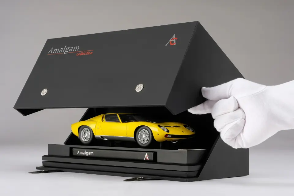 1:18 M6010 Lamborghini Miura P400 SV Yellow