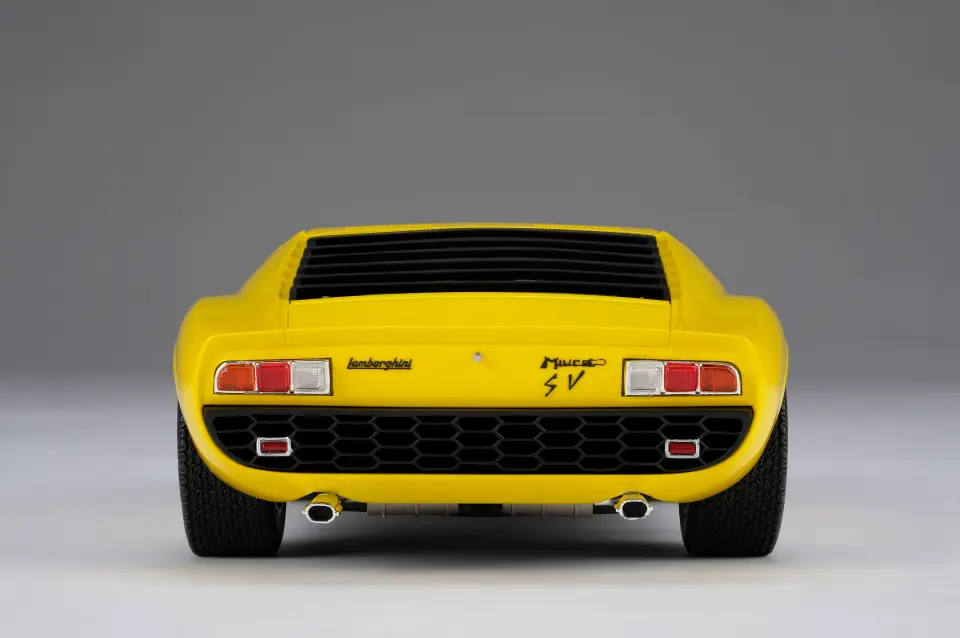 1:18 M6010 Lamborghini Miura P400 SV Yellow