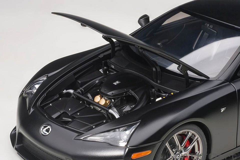 1:18 Autoart 2010 Lexus LFA