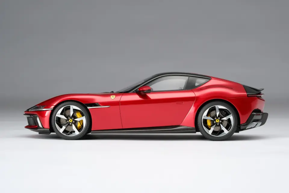 1:18 M6395 Ferrari 12Cilindri Rosso Imola