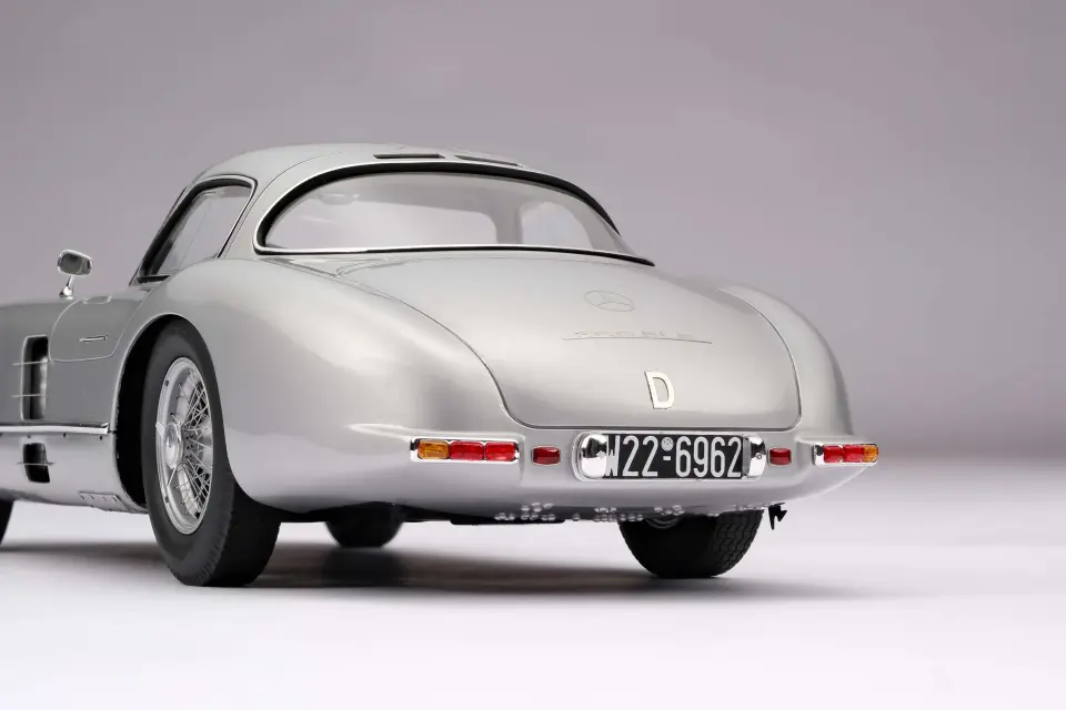 1:18 M6309 Amalgam Mercedes-Benz 300 SLR Uhlenhaut Coupe silver