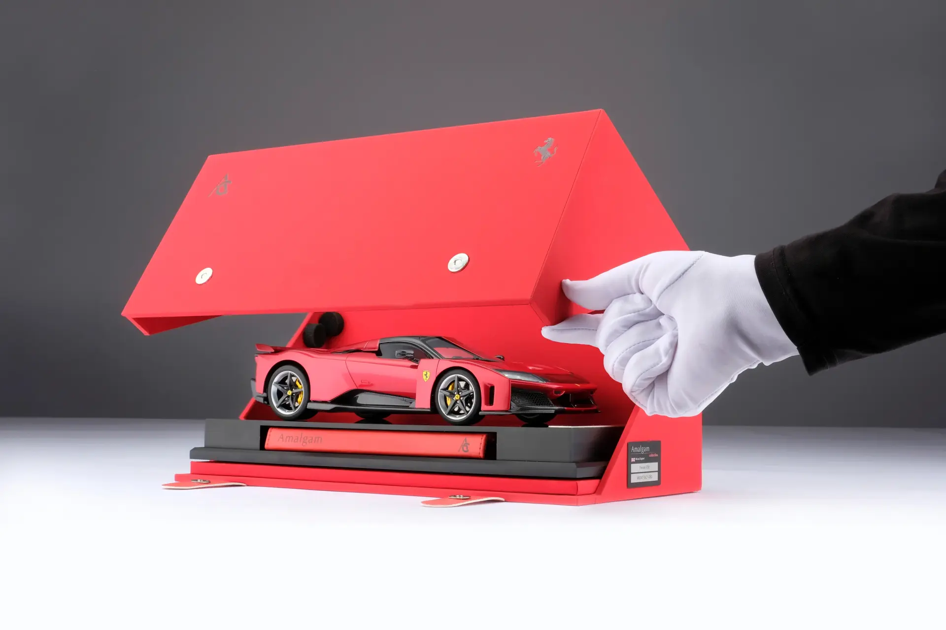 1:18 M6347 Amalgam Ferrari F80 2025 Rosso Supercar 1:18