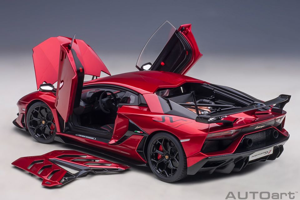 AUTO ART LAMBORGHINI AVENTADOR SVJ (79177) 1:18