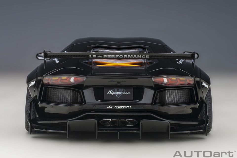 AUTO ART LAMBORGHINI LIBERTY WALK LB-WORKS AVENTADOR (79244) 1:18