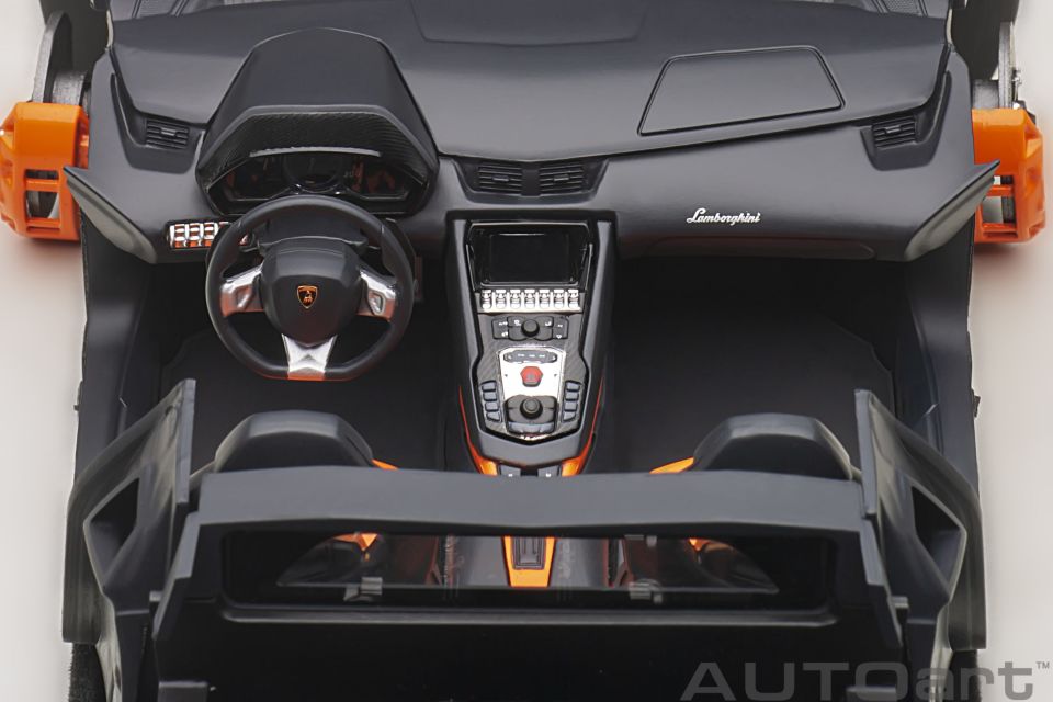 AUTO ART LAMBORGHINI LIBERTY WALK LB-WORKS AVENTADOR (79244) 1:18