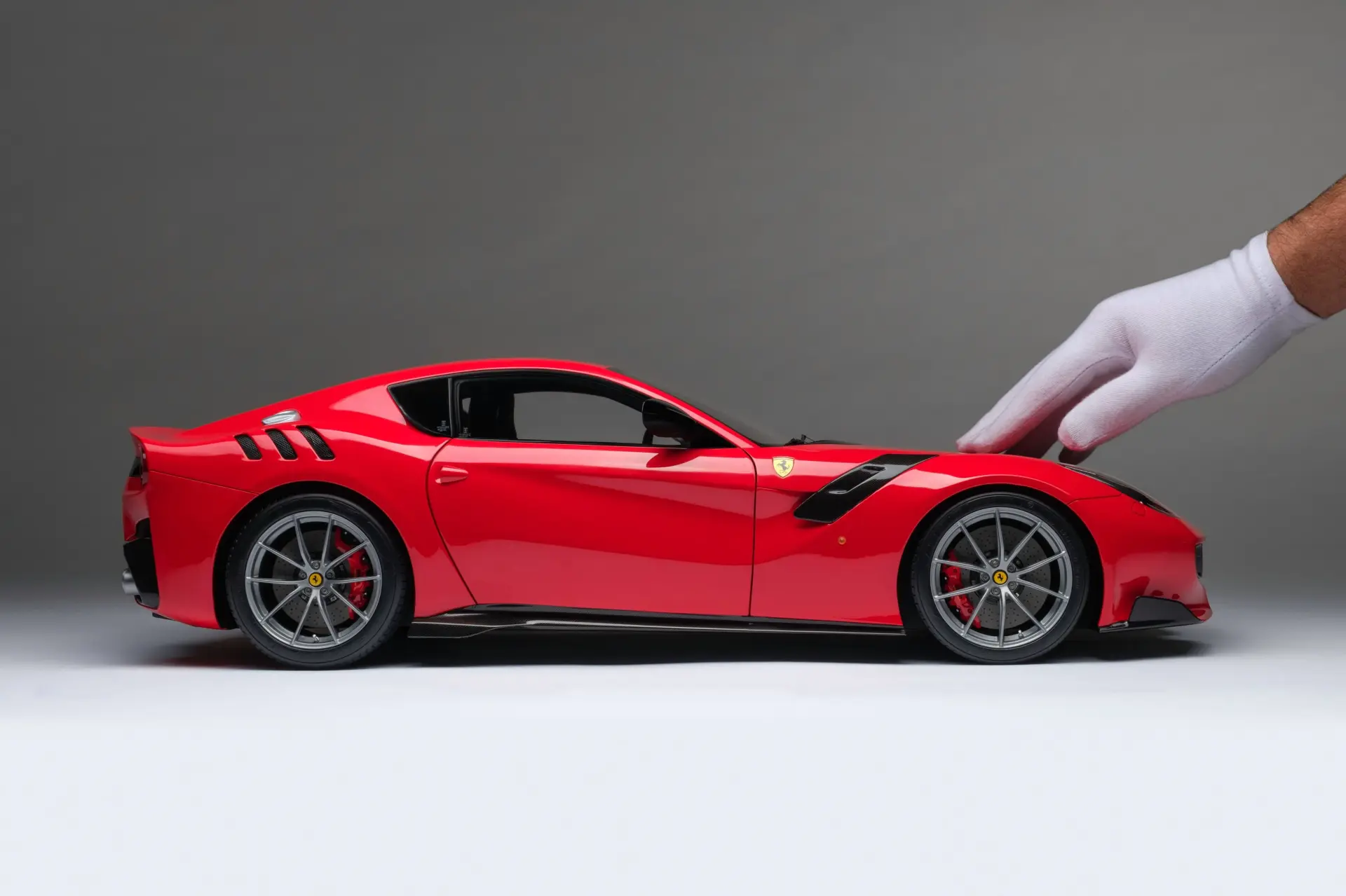 1:18 AMALGAM Ferrari F12 TDF (2015) - Rosso Fuoco