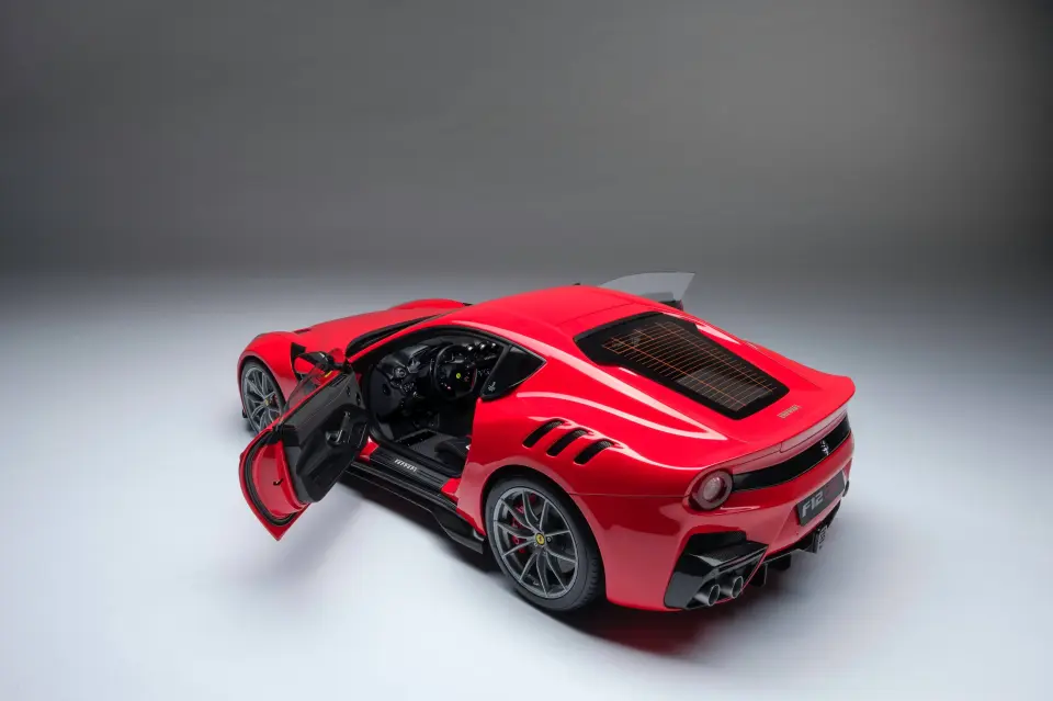 1:18 AMALGAM Ferrari F12 TDF (2015) - Rosso Fuoco