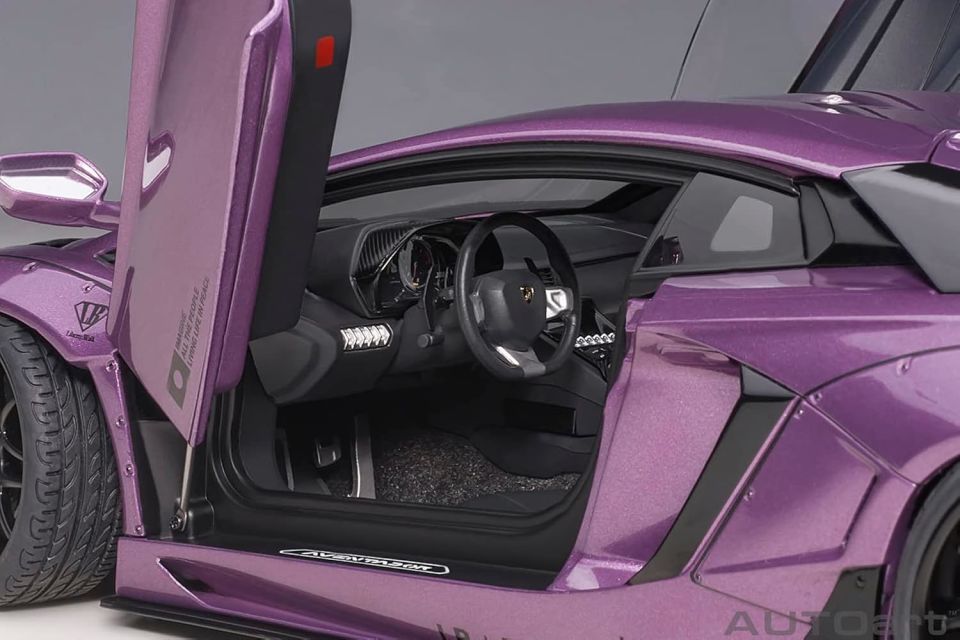 AUTOART LIBERTY WALK LB-WORKS LAMBORGHINI AVENTADOR (79242) 1:18
