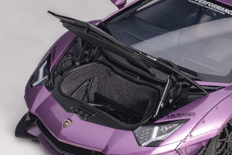 AUTOART LIBERTY WALK LB-WORKS LAMBORGHINI AVENTADOR (79242) 1:18