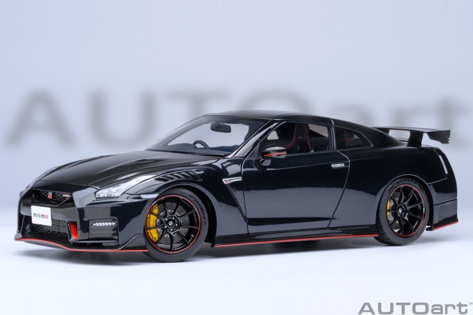 AUTOART NISSAN GT-R (R35) NISMO 2022 (77504) 1:18