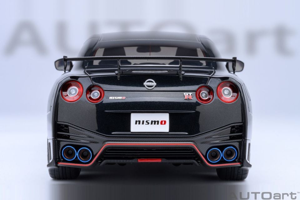 AUTOART NISSAN GT-R (R35) NISMO 2022 (77504) 1:18