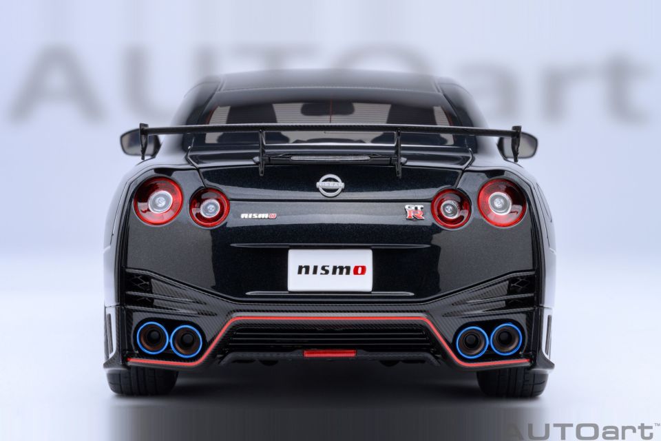AUTOART NISSAN GT-R (R35) NISMO 2022 (77504) 1:18