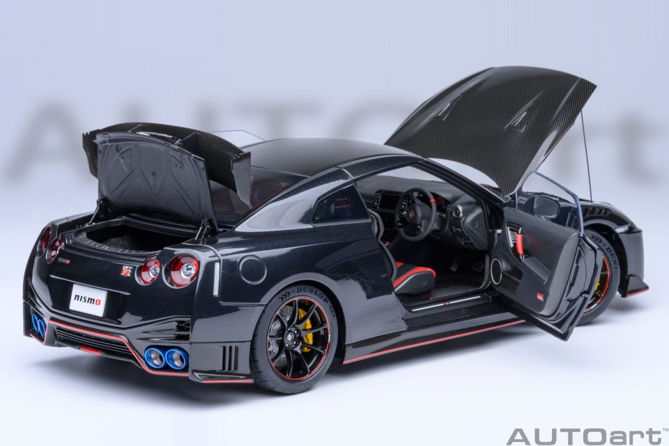 AUTOART NISSAN GT-R (R35) NISMO 2022 (77504) 1:18