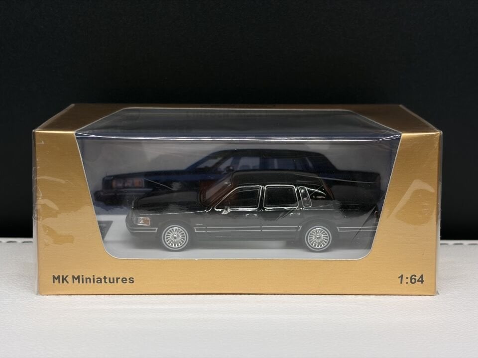 MK MINIATURES LINCOLN TOWN CAR 1992 1:64