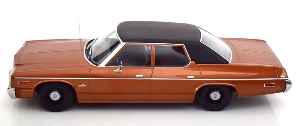 KK SCALE DODGE MONACO 1974 1:18 (181123)