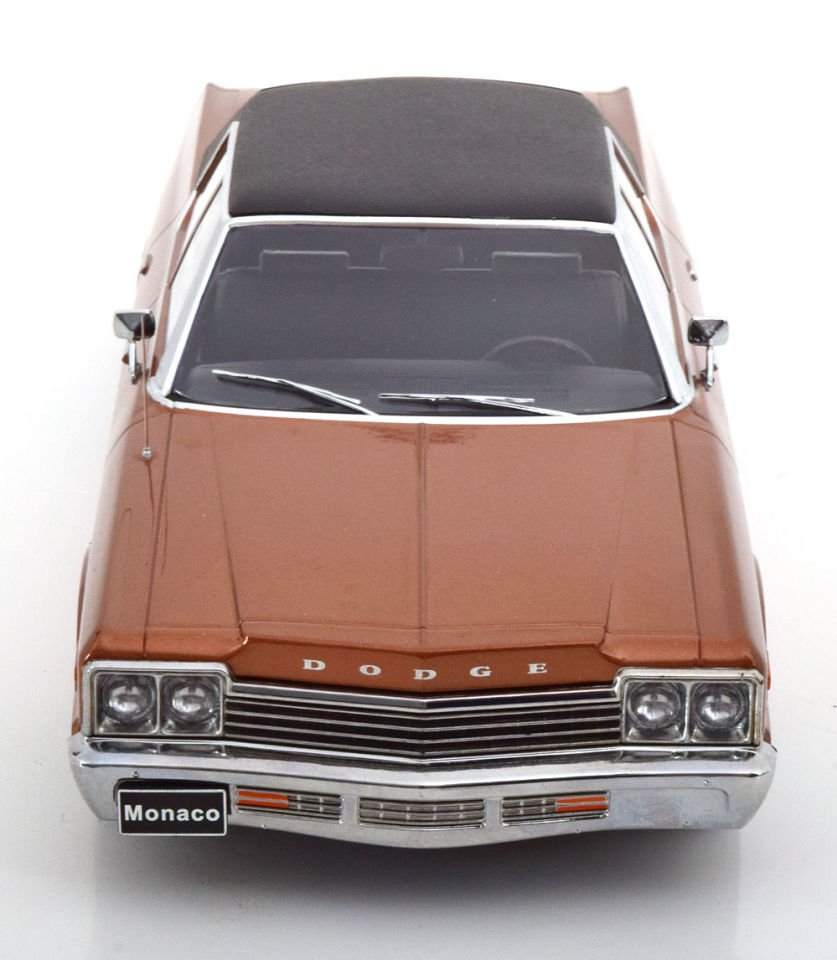 KK SCALE DODGE MONACO 1974 1:18 (181123)